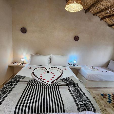 Les Jardins D Amizmiz 6 Piscines Bed & Breakfast Wawizelte Екстериор снимка
