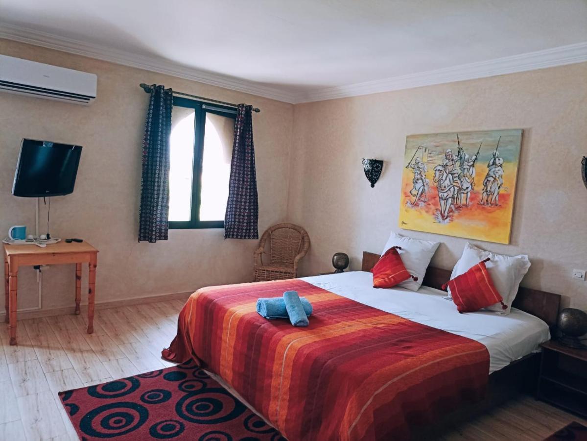 Les Jardins D Amizmiz 6 Piscines Bed & Breakfast Wawizelte Екстериор снимка