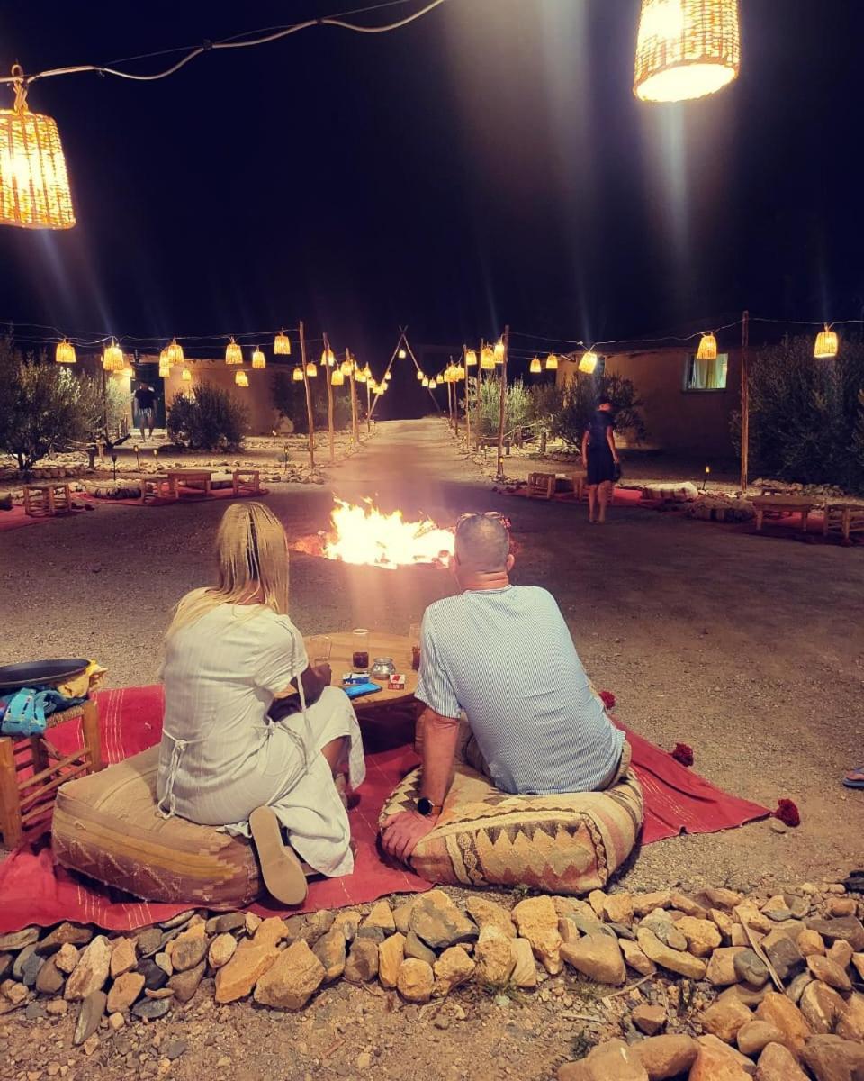 Les Jardins D Amizmiz 6 Piscines Bed & Breakfast Wawizelte Екстериор снимка