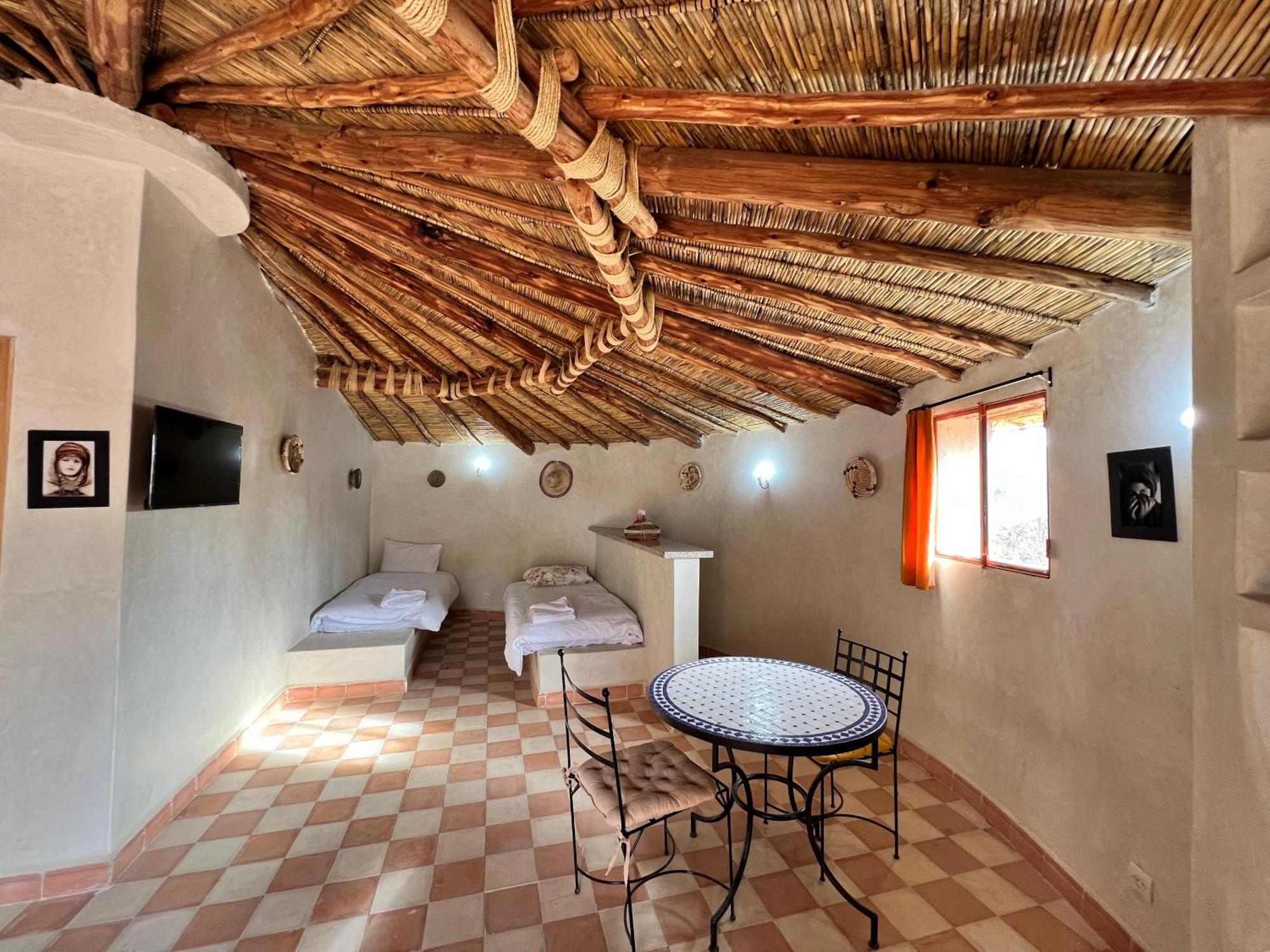 Les Jardins D Amizmiz 6 Piscines Bed & Breakfast Wawizelte Екстериор снимка