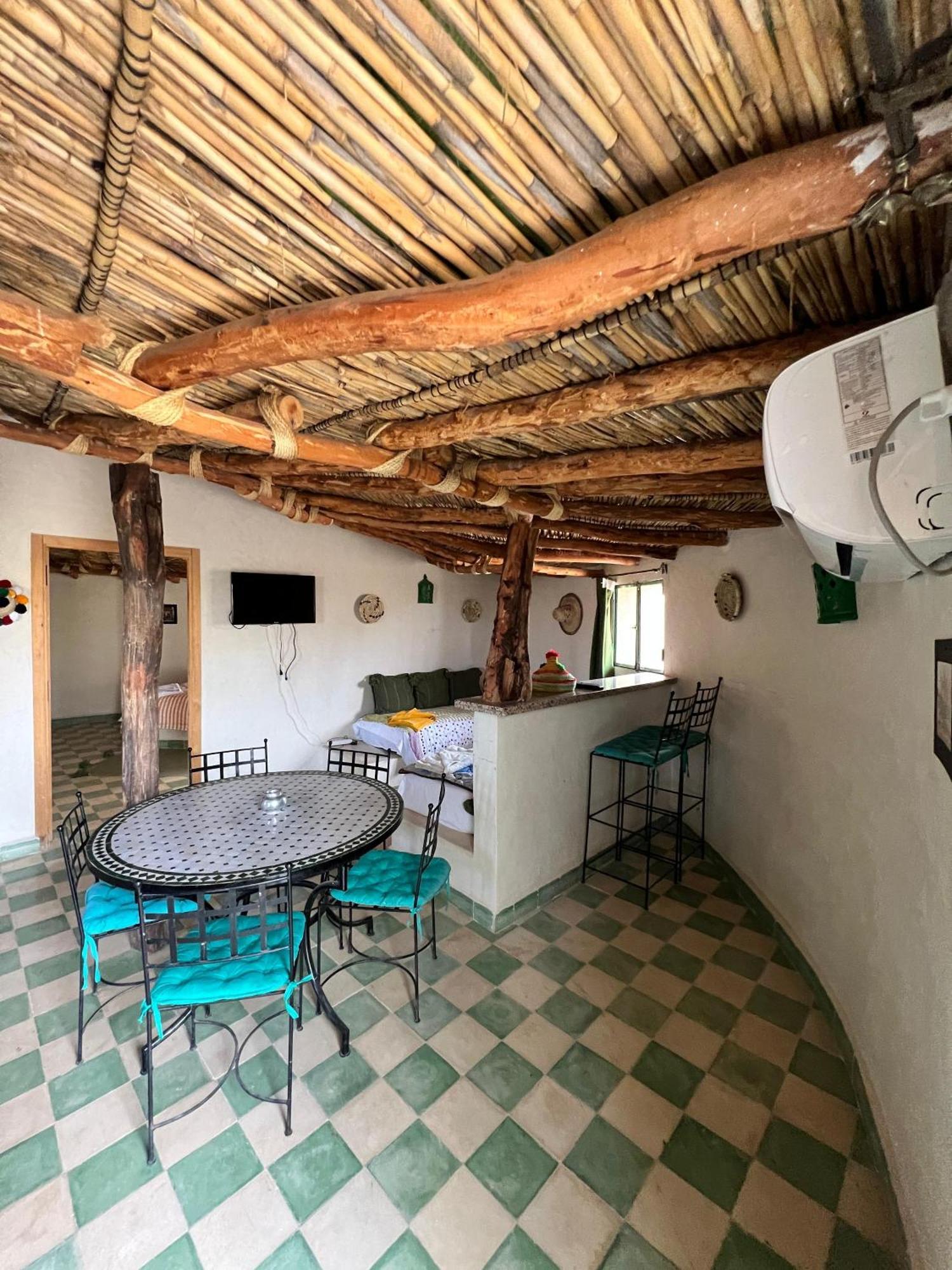 Les Jardins D Amizmiz 6 Piscines Bed & Breakfast Wawizelte Екстериор снимка