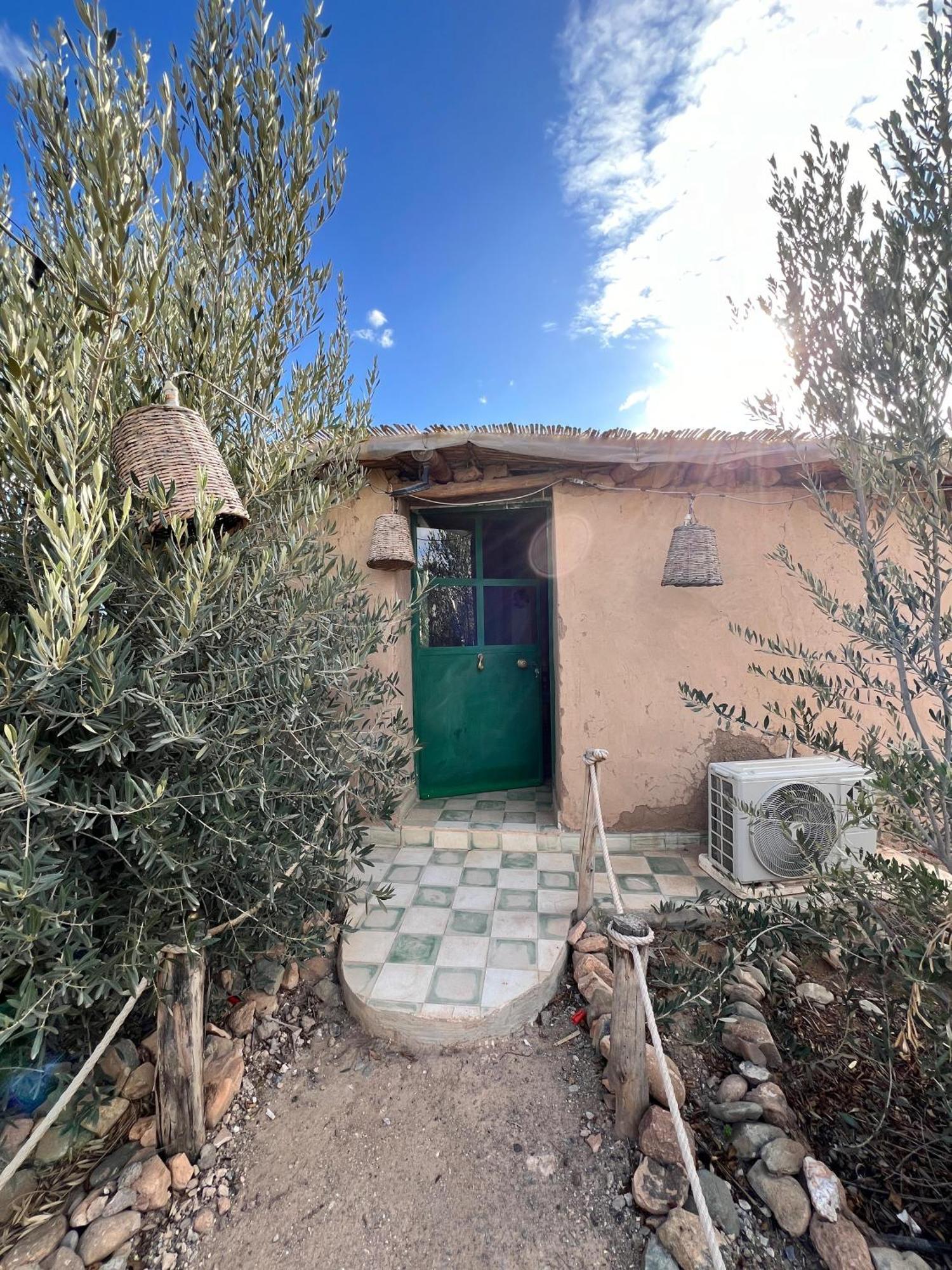Les Jardins D Amizmiz 6 Piscines Bed & Breakfast Wawizelte Екстериор снимка