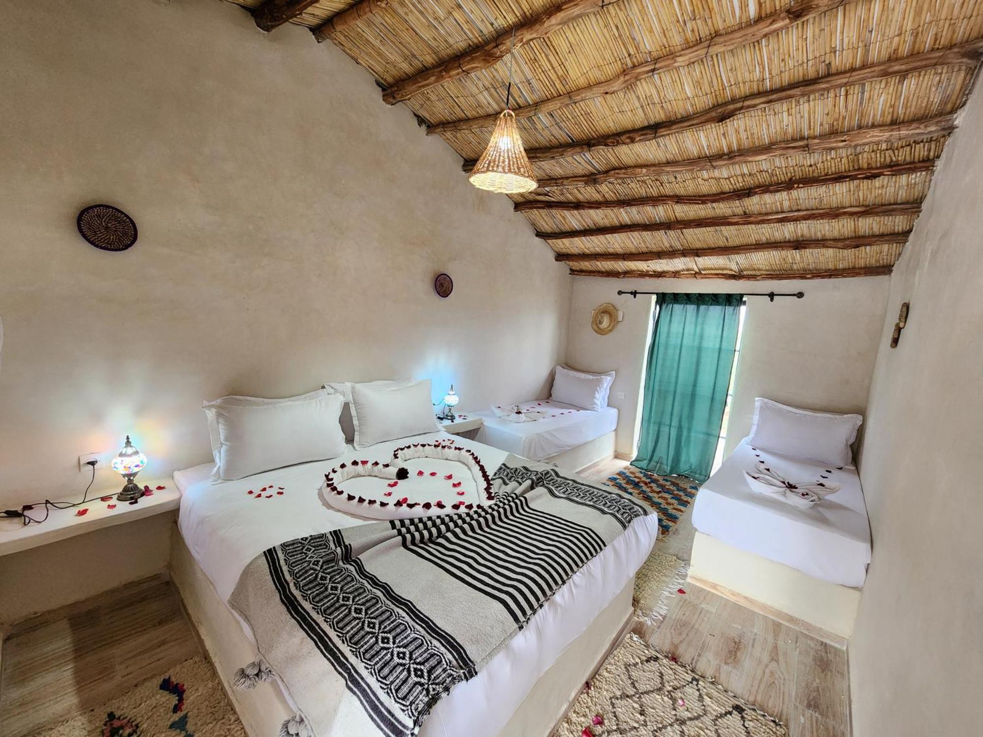 Les Jardins D Amizmiz 6 Piscines Bed & Breakfast Wawizelte Екстериор снимка