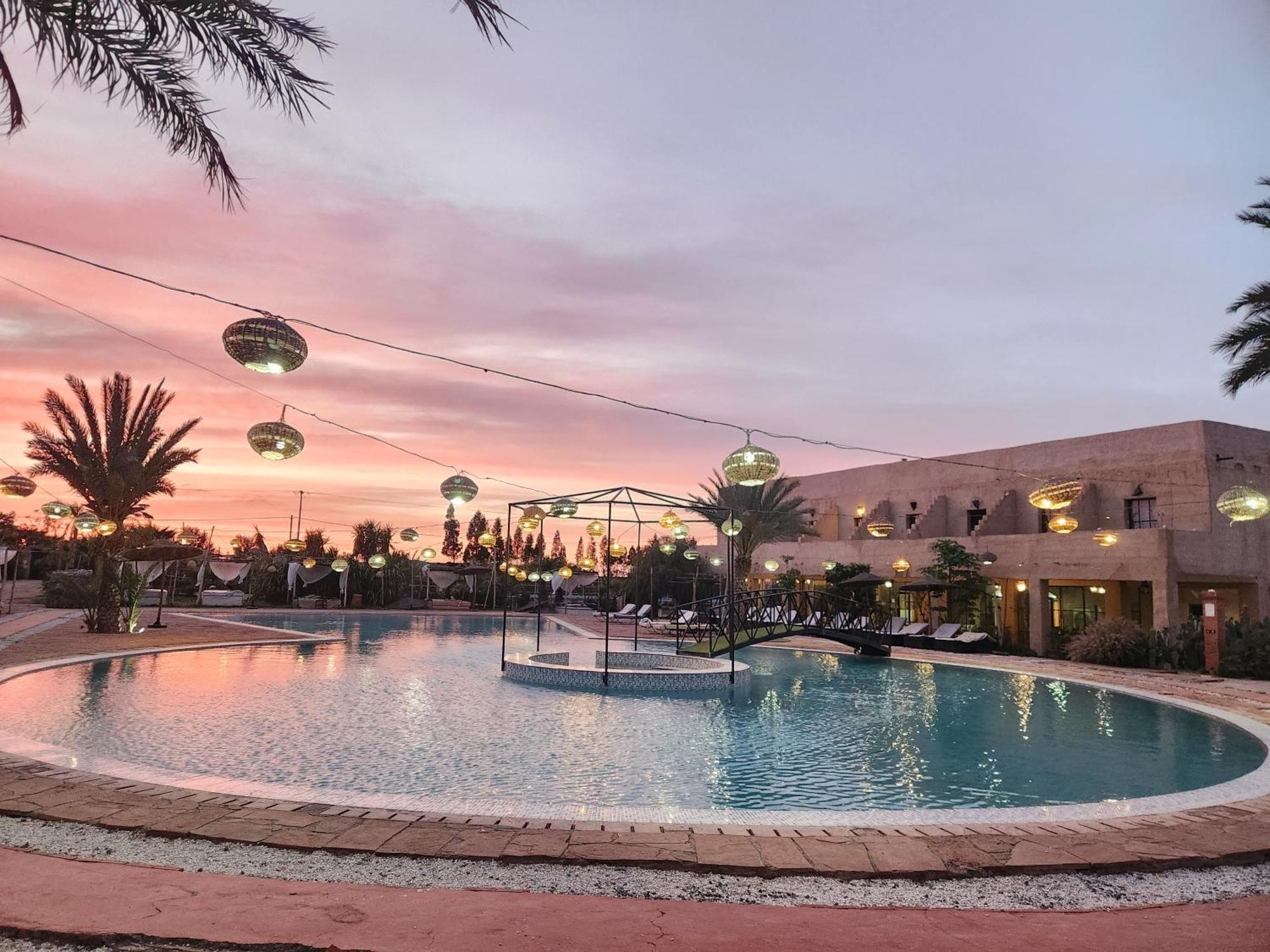 Les Jardins D Amizmiz 6 Piscines Bed & Breakfast Wawizelte Екстериор снимка
