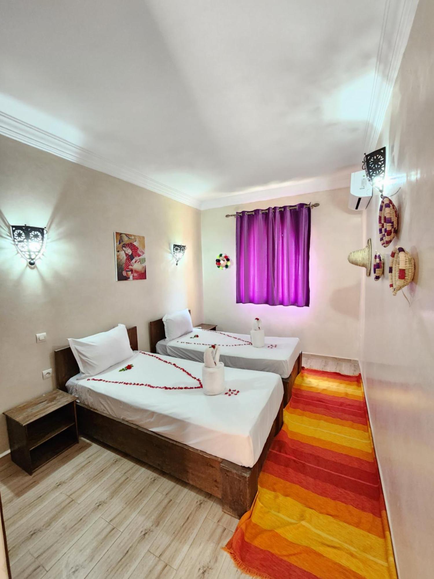 Les Jardins D Amizmiz 6 Piscines Bed & Breakfast Wawizelte Екстериор снимка