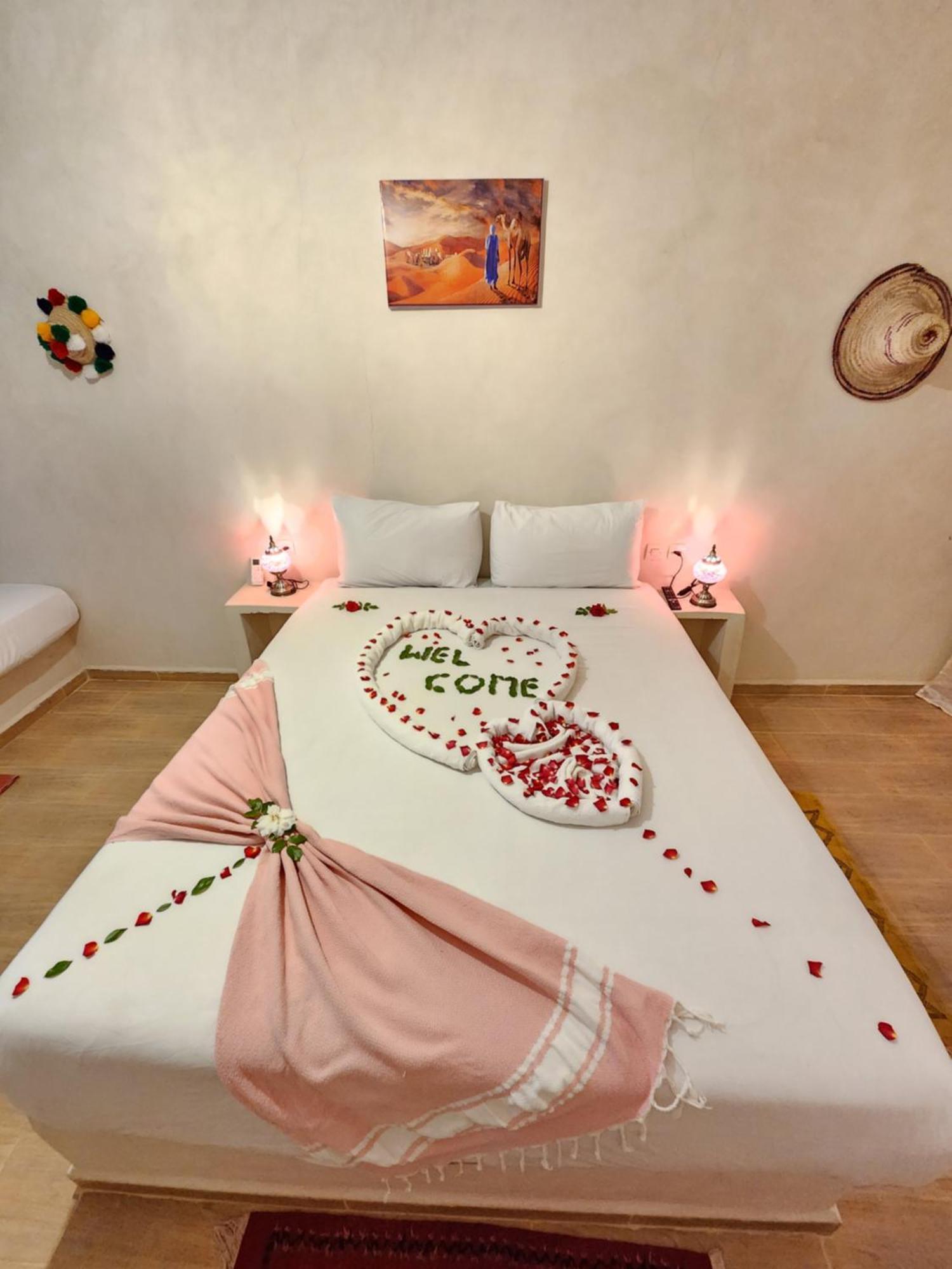 Les Jardins D Amizmiz 6 Piscines Bed & Breakfast Wawizelte Екстериор снимка