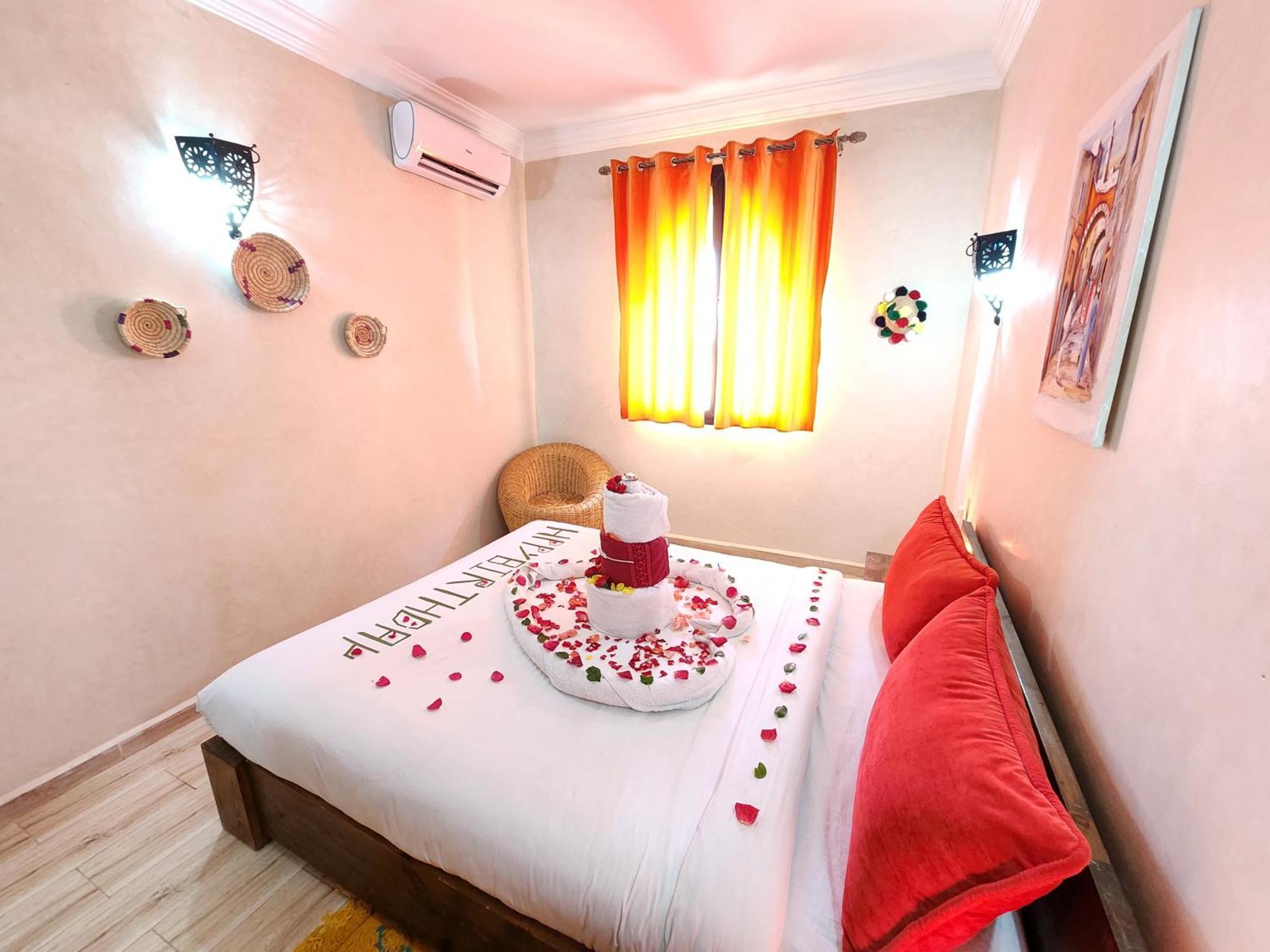 Les Jardins D Amizmiz 6 Piscines Bed & Breakfast Wawizelte Екстериор снимка