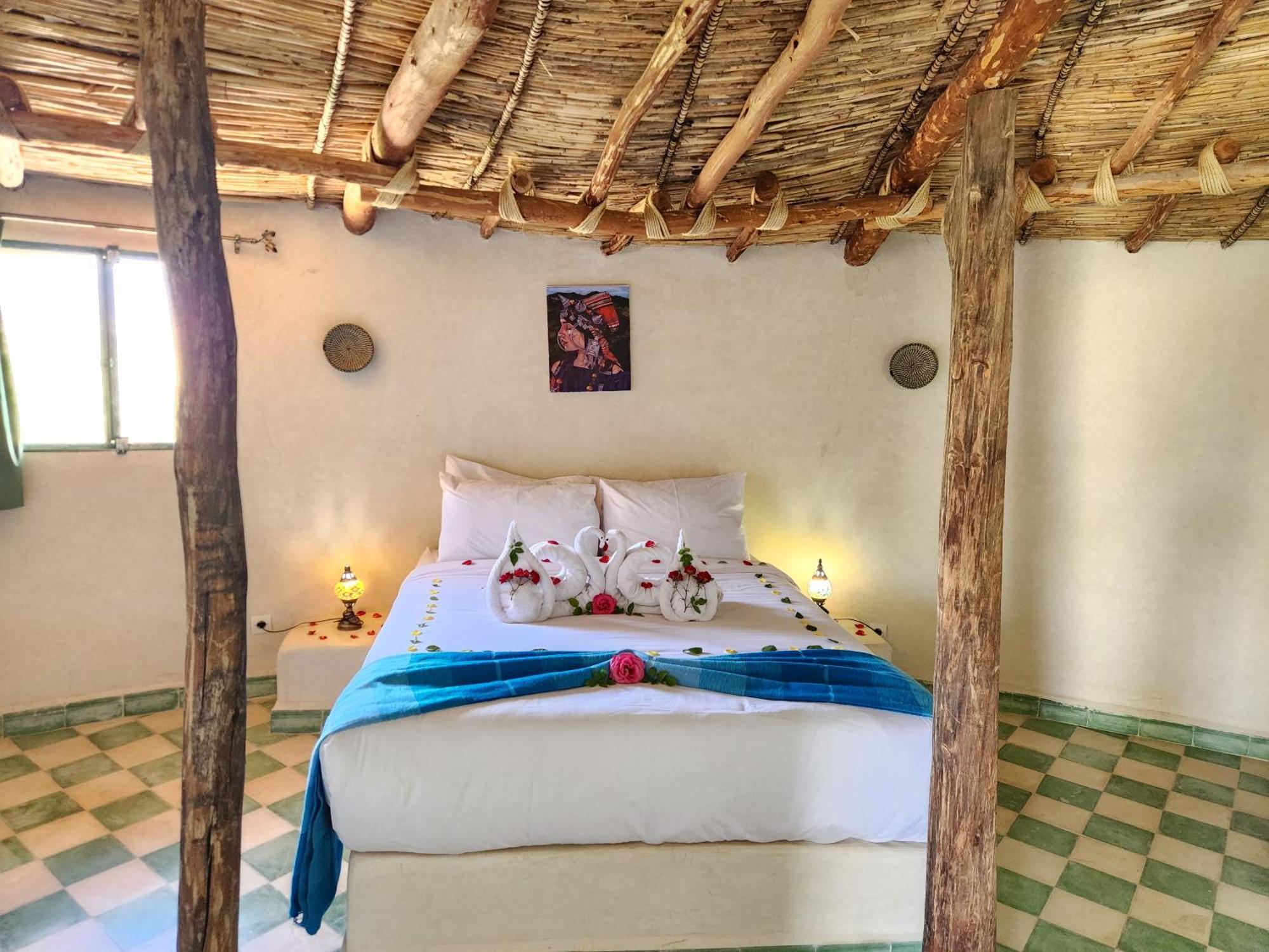 Les Jardins D Amizmiz 6 Piscines Bed & Breakfast Wawizelte Екстериор снимка
