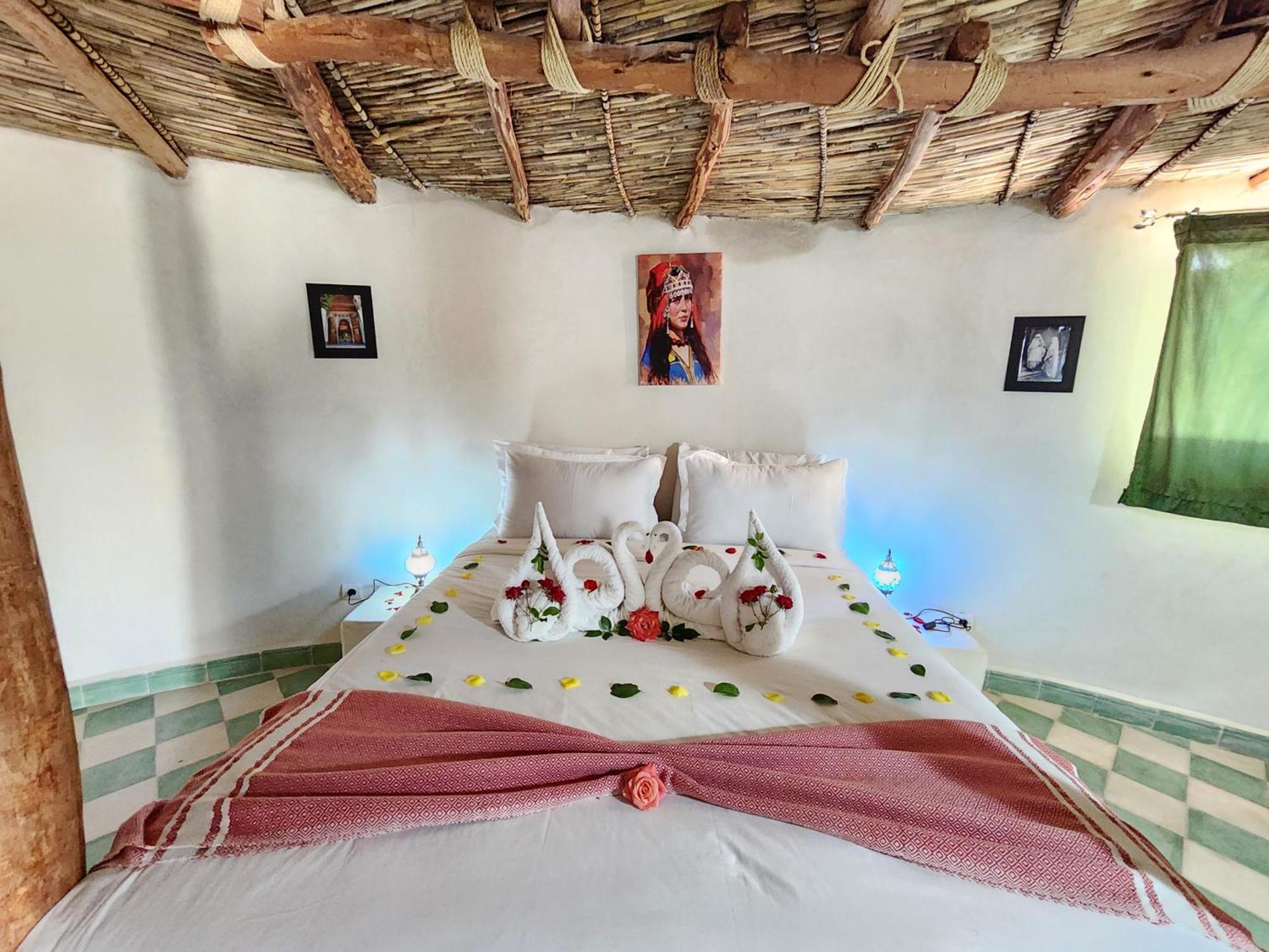 Les Jardins D Amizmiz 6 Piscines Bed & Breakfast Wawizelte Екстериор снимка