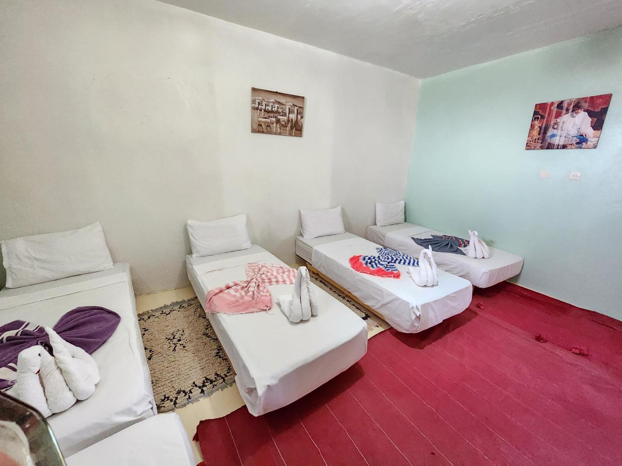 Les Jardins D Amizmiz 6 Piscines Bed & Breakfast Wawizelte Екстериор снимка