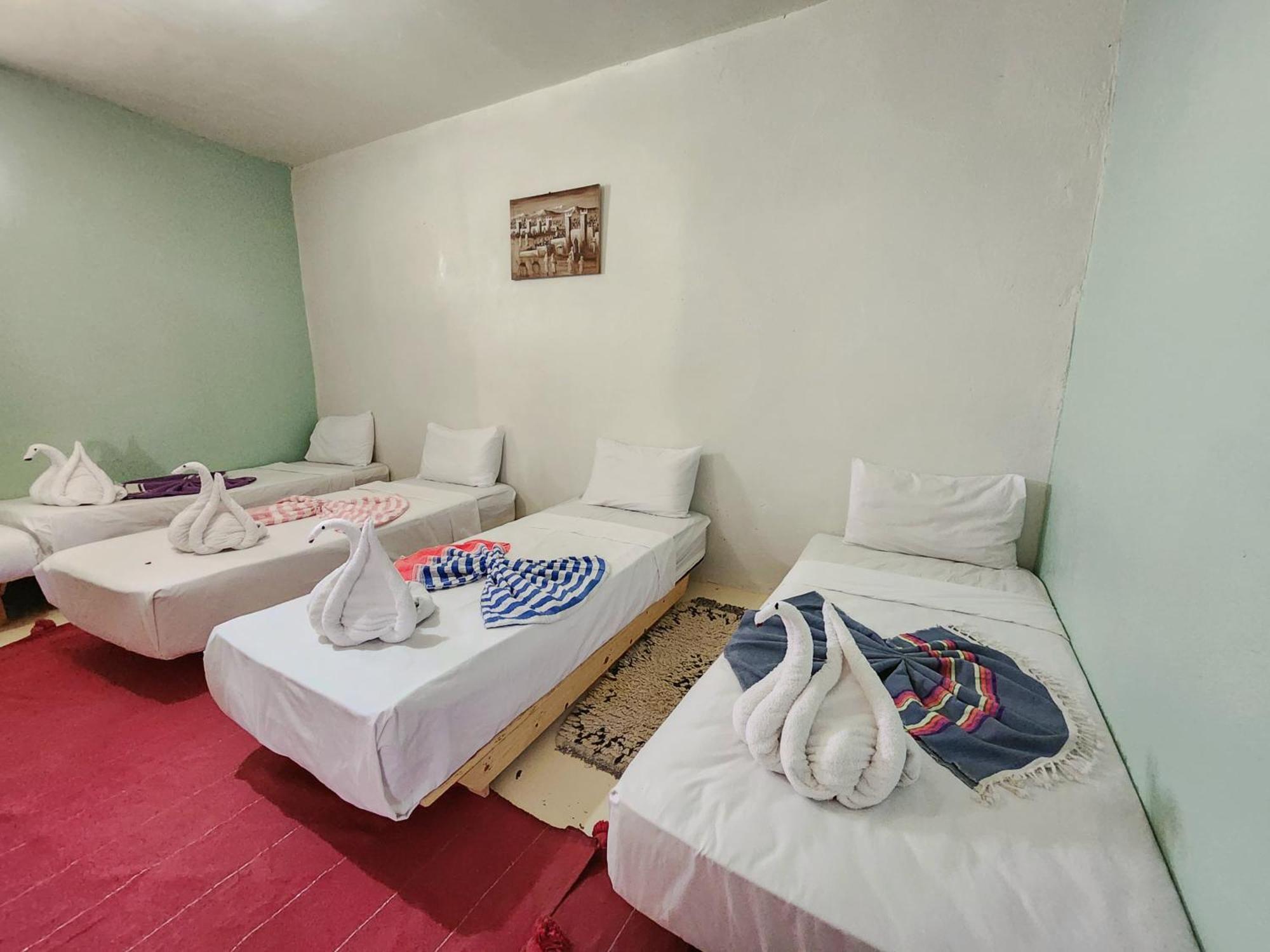 Les Jardins D Amizmiz 6 Piscines Bed & Breakfast Wawizelte Екстериор снимка
