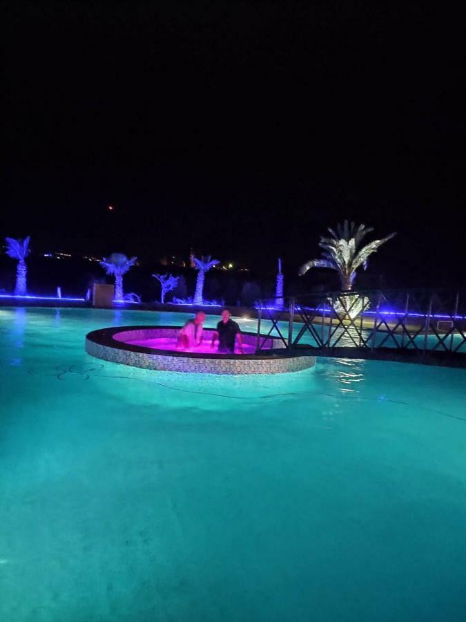 Les Jardins D Amizmiz 6 Piscines Bed & Breakfast Wawizelte Екстериор снимка